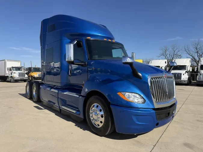 2022 International LT625