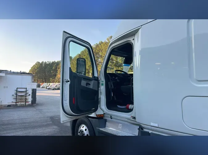 2021 Freightliner Cascadia 12657dc3156e0cb3b0ec088a6fc633c8f34