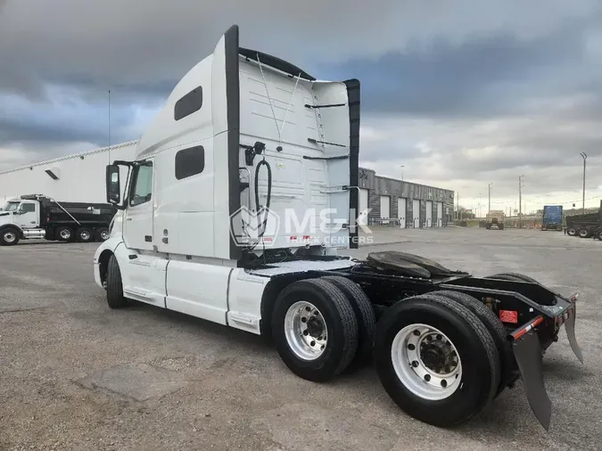 2021 VOLVO VNL64T760