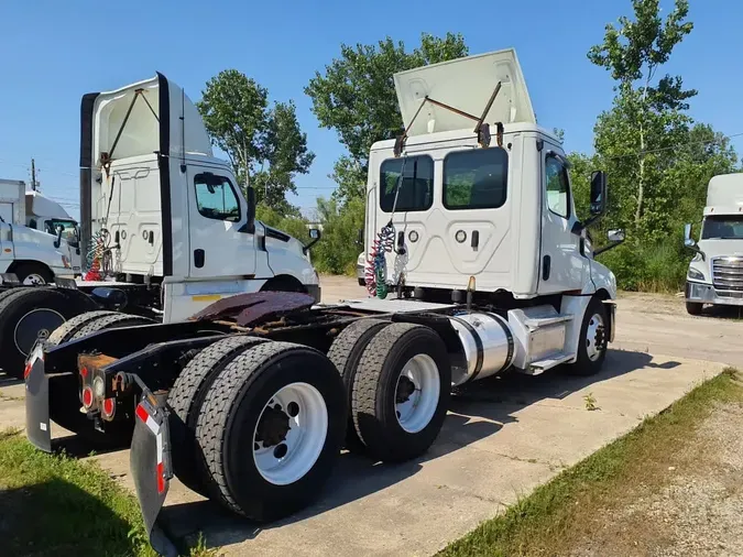 2019 FREIGHTLINER NEW CASCADIA PX12664