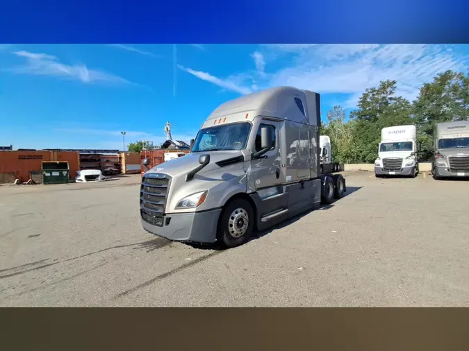 2023 Freightliner Cascadia 126