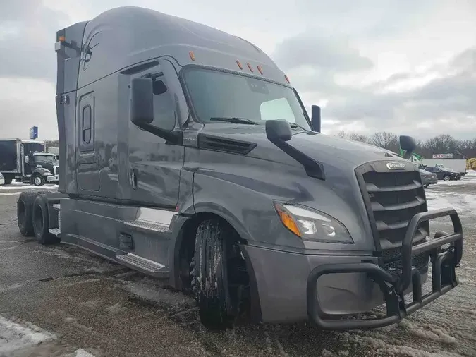 2024 FREIGHTLINER Cascadia 126