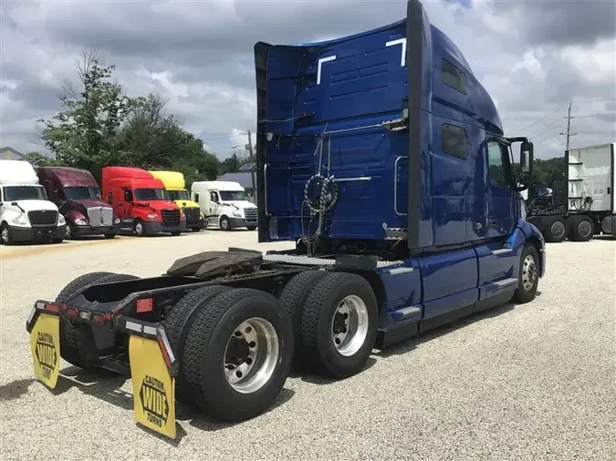 2021 VOLVO VNL760