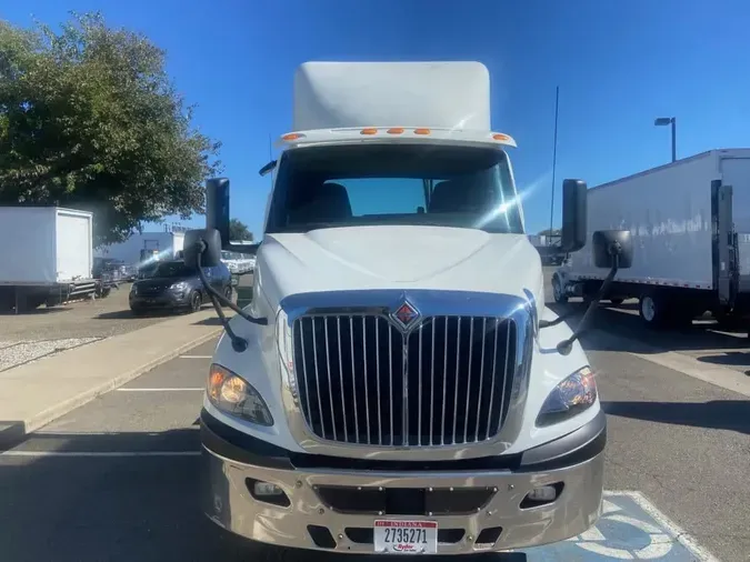 2019 NAVISTAR INTERNATIONAL RH613 DAYCAB S/A