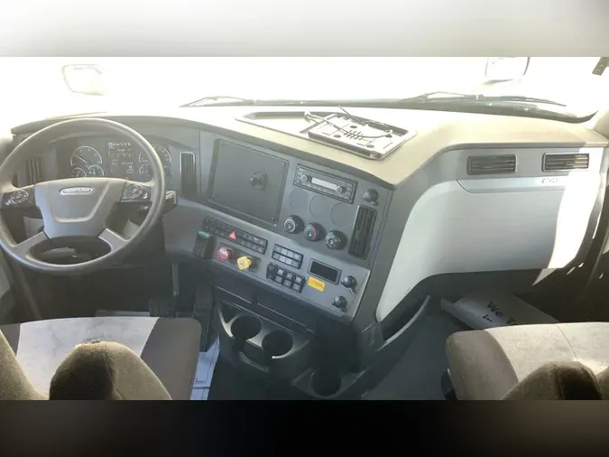 2022 Freightliner Cascadia 126
