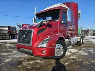 2020 VOLVO VNR64T640