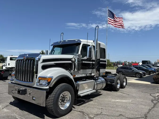 2027 International HX520 SLEEPER57eaba08018651fc86f0e4faed24261d