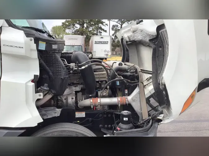 2021 Freightliner Cascadia 126