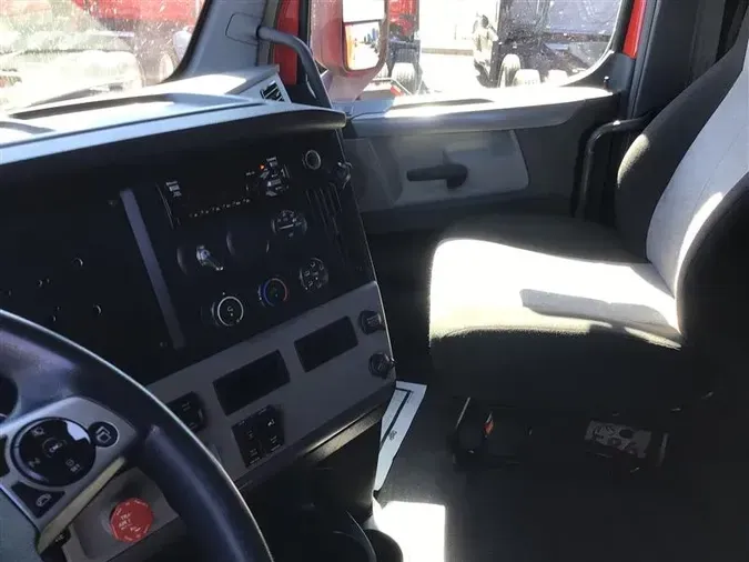 2020 FREIGHTLINER CA116