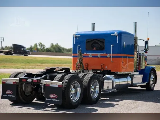 2021 PETERBILT 389