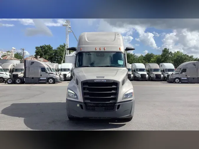 2022 Freightliner Cascadia 126