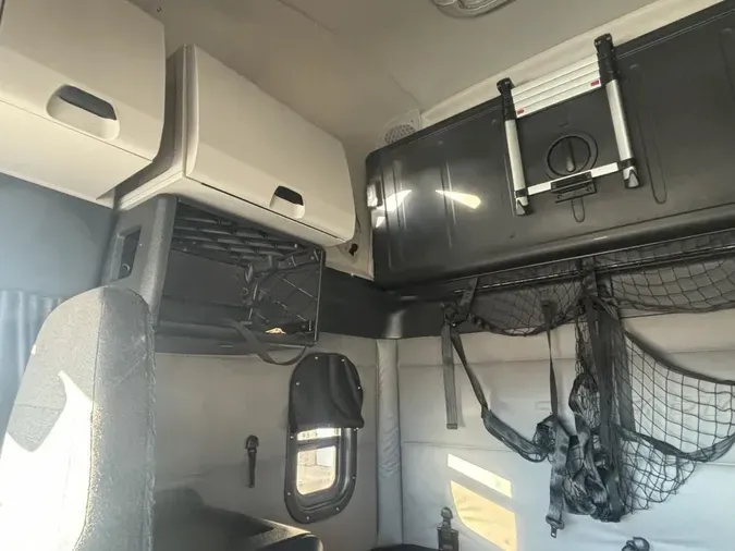 2019 Freightliner New Cascadia 126