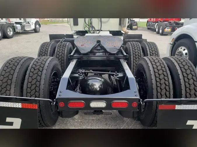 2022 Peterbilt 567