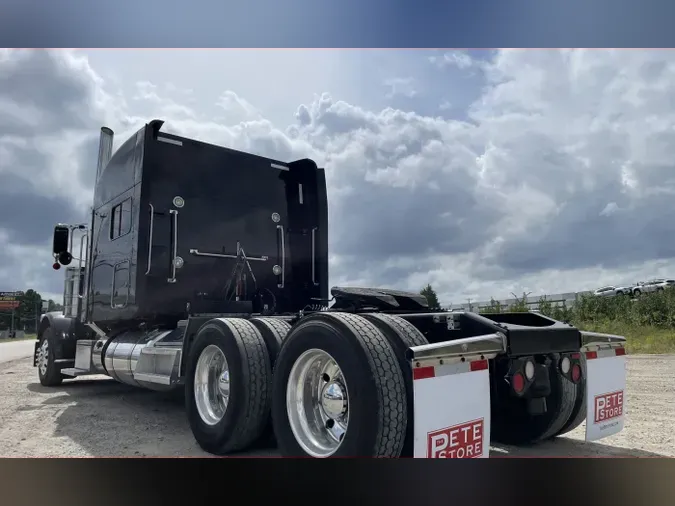 2020 Peterbilt 389