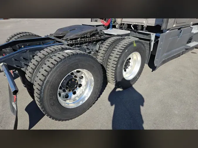 2024 Freightliner Cascadia 12657f4a2546c532b791baa61d9f342d540