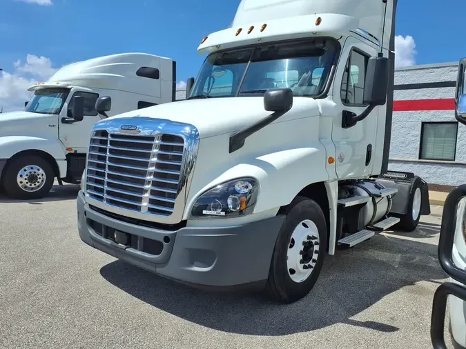 2020 FREIGHTLINER CASCADIA 125