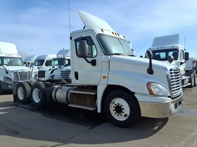 2016 FREIGHTLINER/MERCEDES CASCADIA 125