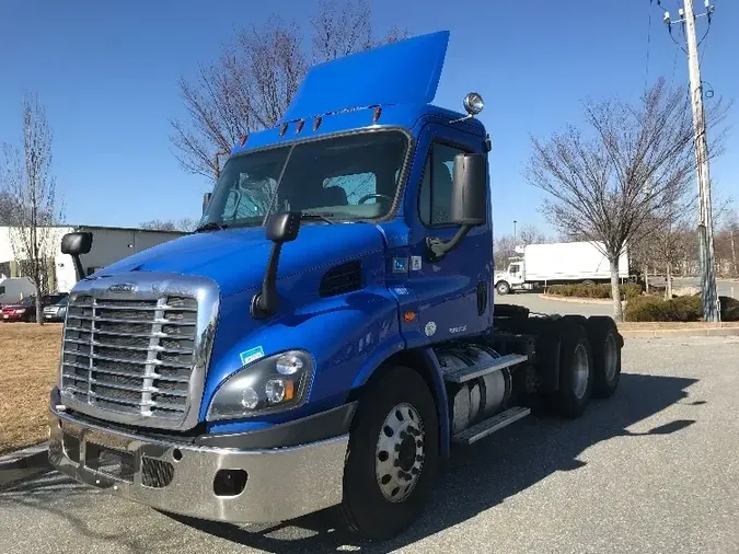 2016 Freightliner X11364ST