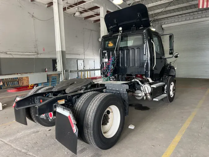 2017 FREIGHTLINER/MERCEDES M2 106