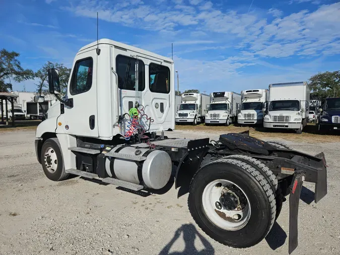 2017 FREIGHTLINER/MERCEDES CASCADIA 125