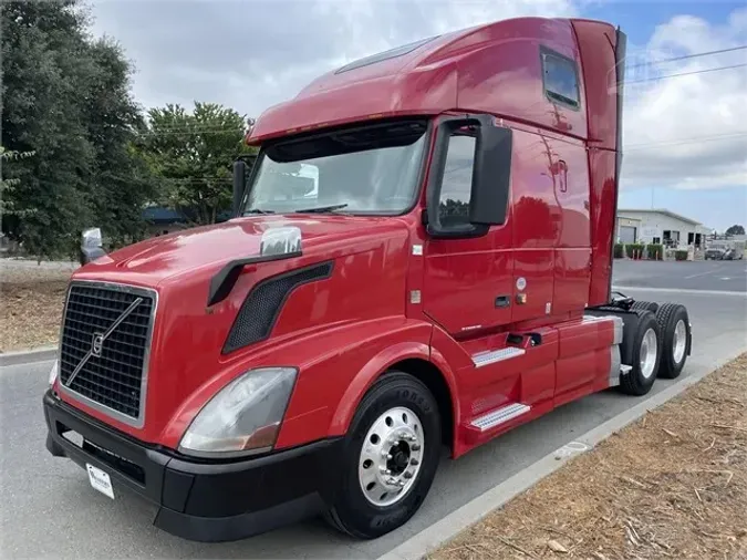 2016 VOLVO VNL64T670