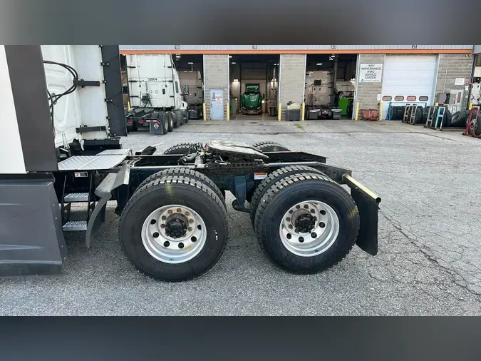 2022 Freightliner Cascadia 126