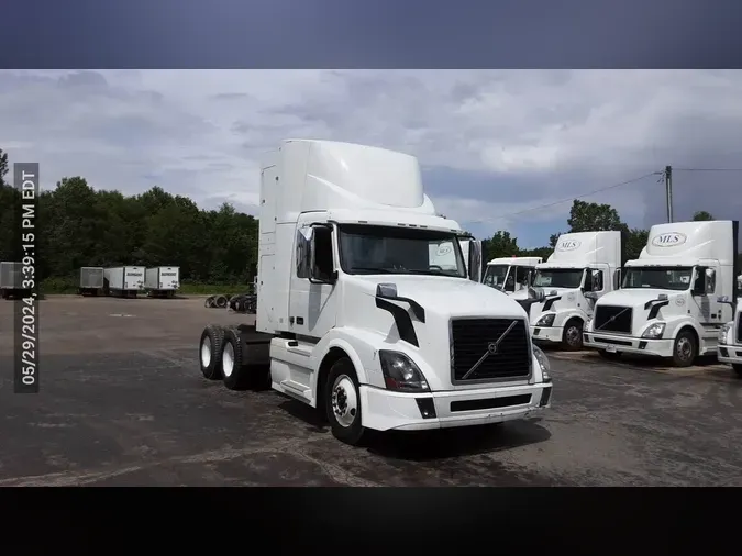 2016 Volvo VNL300580371fe195d8c9b4a78a7b54b610589