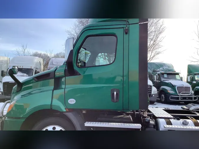 2020 Freightliner Cascadia 126580777056cb4cc4c60d98644001a2dcf