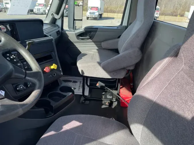 2019 NAVISTAR INTERNATIONAL LT625 DAYCAB T/A58094dd5fadff8378cf8316cd95fab1e