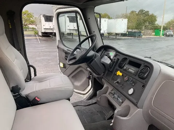 2017 Freightliner M2