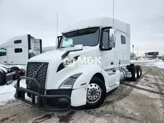 2021 VOLVO VNL64T740
