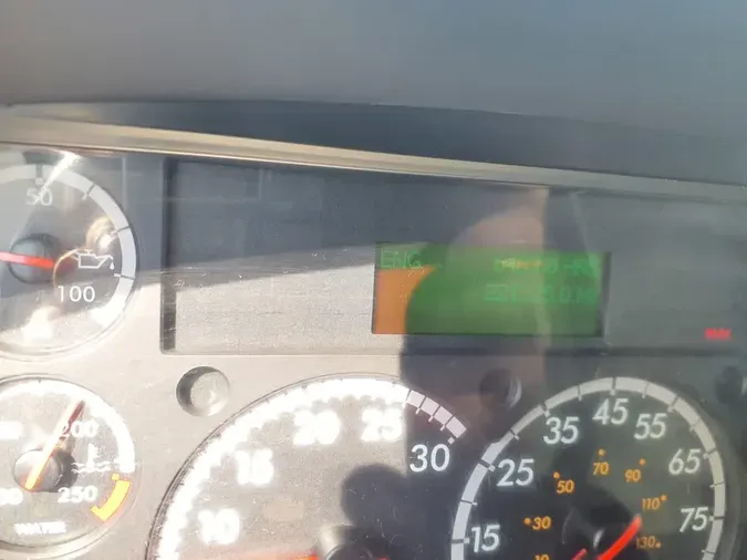 2016 FREIGHTLINER M2 106