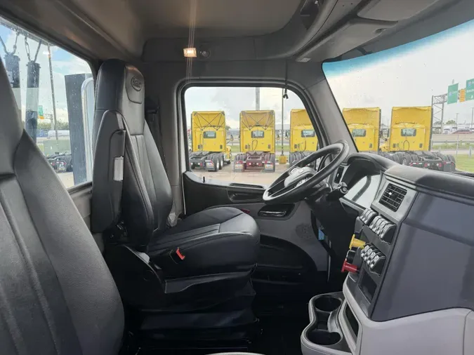 2023 Peterbilt 567