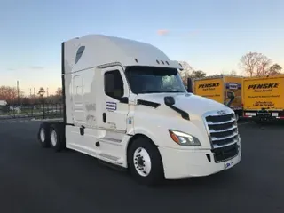 2018 FREIGHTLINER T12664ST