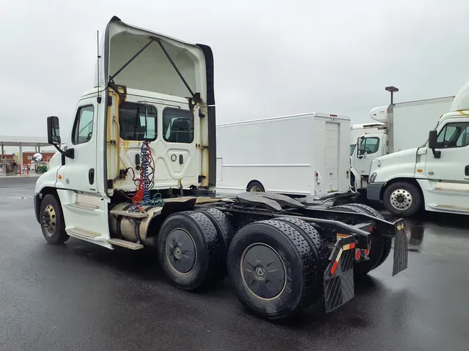 2019 FREIGHTLINER/MERCEDES CASCADIA 125