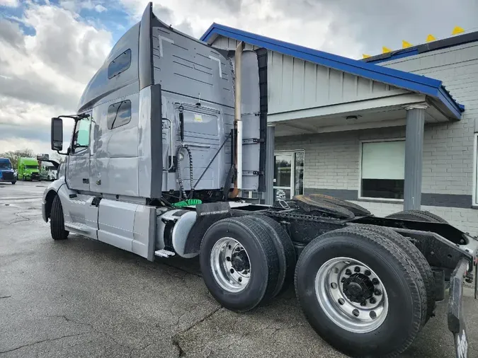 2019 VOLVO VNL64T760