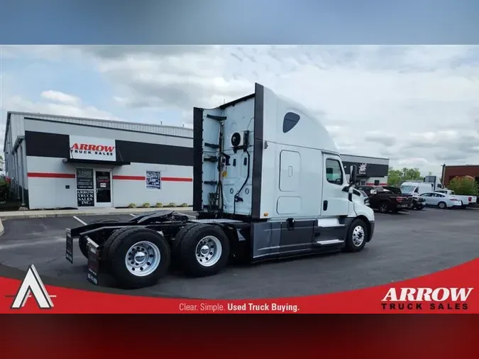 2020 FREIGHTLINER CA126