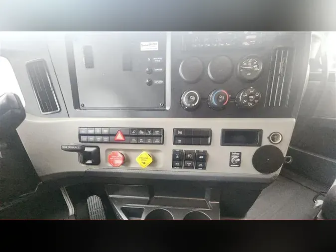 2020 FREIGHTLINER CA126