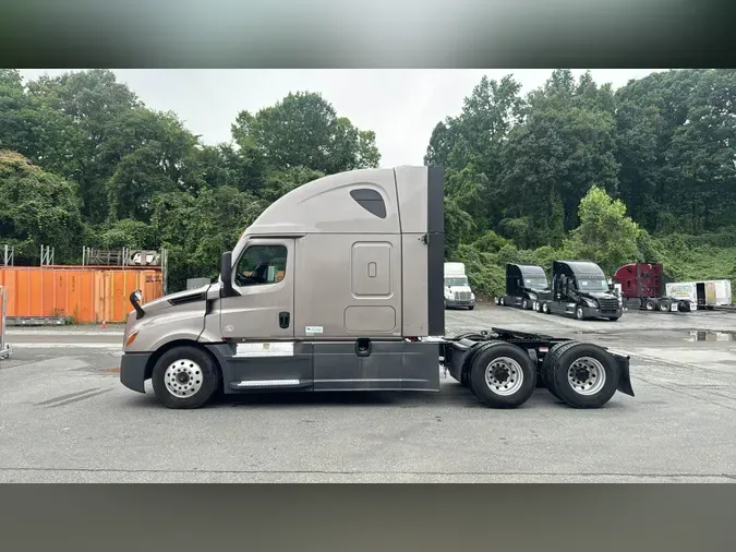 2023 Freightliner Cascadia 1265816855475811edb8446a84616db1f9d