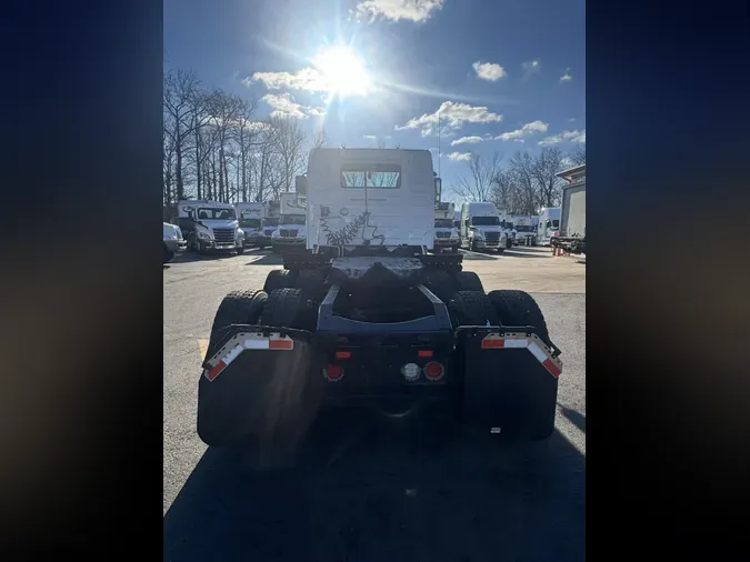 2019 VOLVO VNL64T-30058198d714073ac5ba95a2f9f9d904323