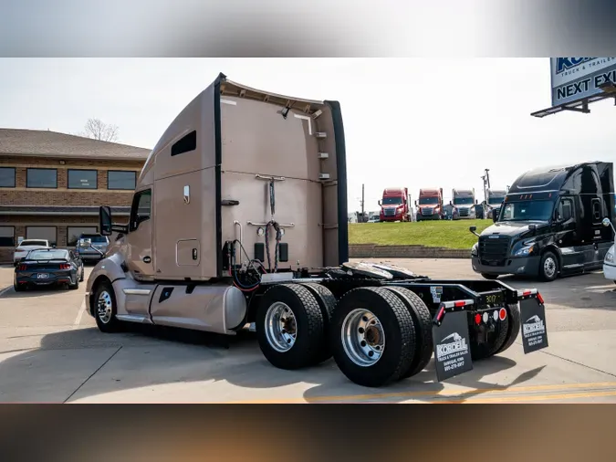 2021 KENWORTH T680