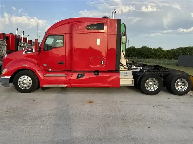 2021 KENWORTH T68058224016b5b44a7aac07263fe7d84517