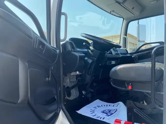 2020 Hino 268A