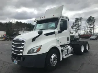 2018 Freightliner T12664ST