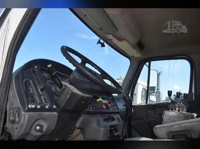 2013 FREIGHTLINER BUSINESS CLASS M2 112
