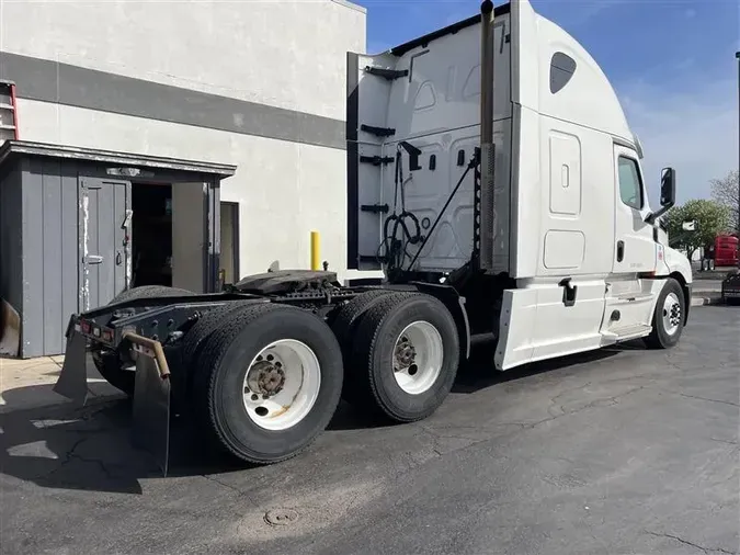 2020 FREIGHTLINER CA126