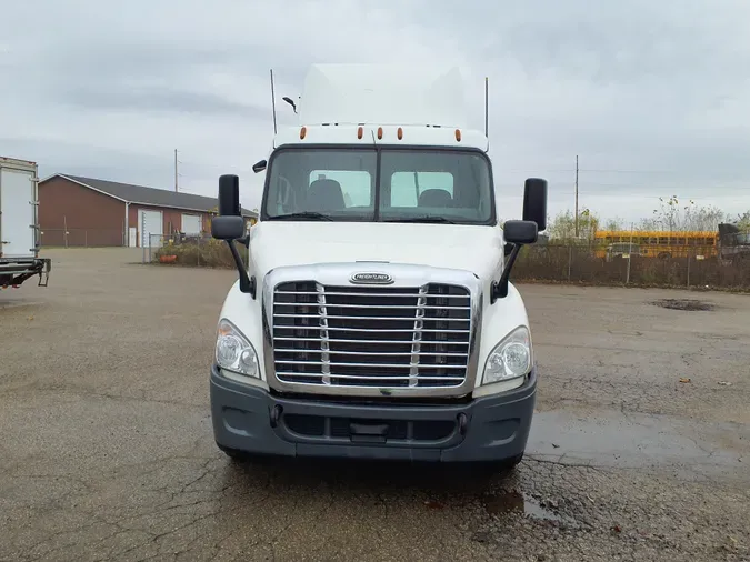 2018 FREIGHTLINER/MERCEDES CASCADIA 113