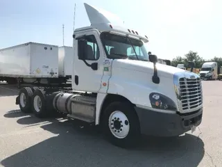 2017 FREIGHTLINER X12564ST