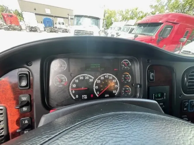 2018 FREIGHTLINER M2 106