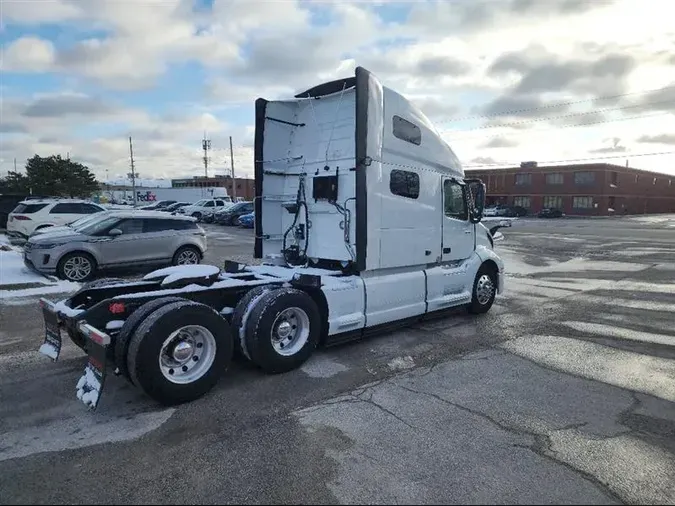 2019 VOLVO VNL760